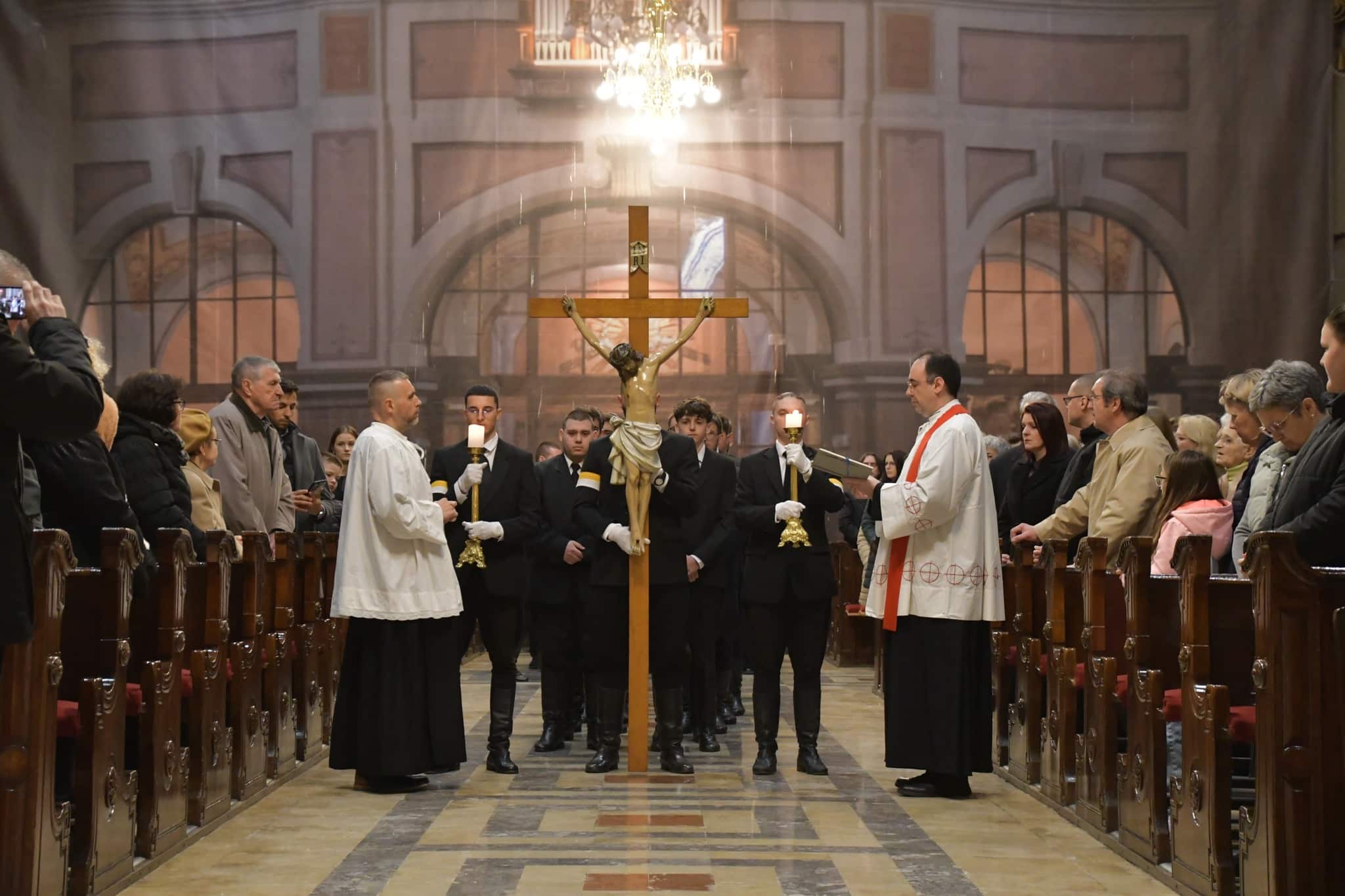 Veliki petak: trenutak sabranosti i poniznosti